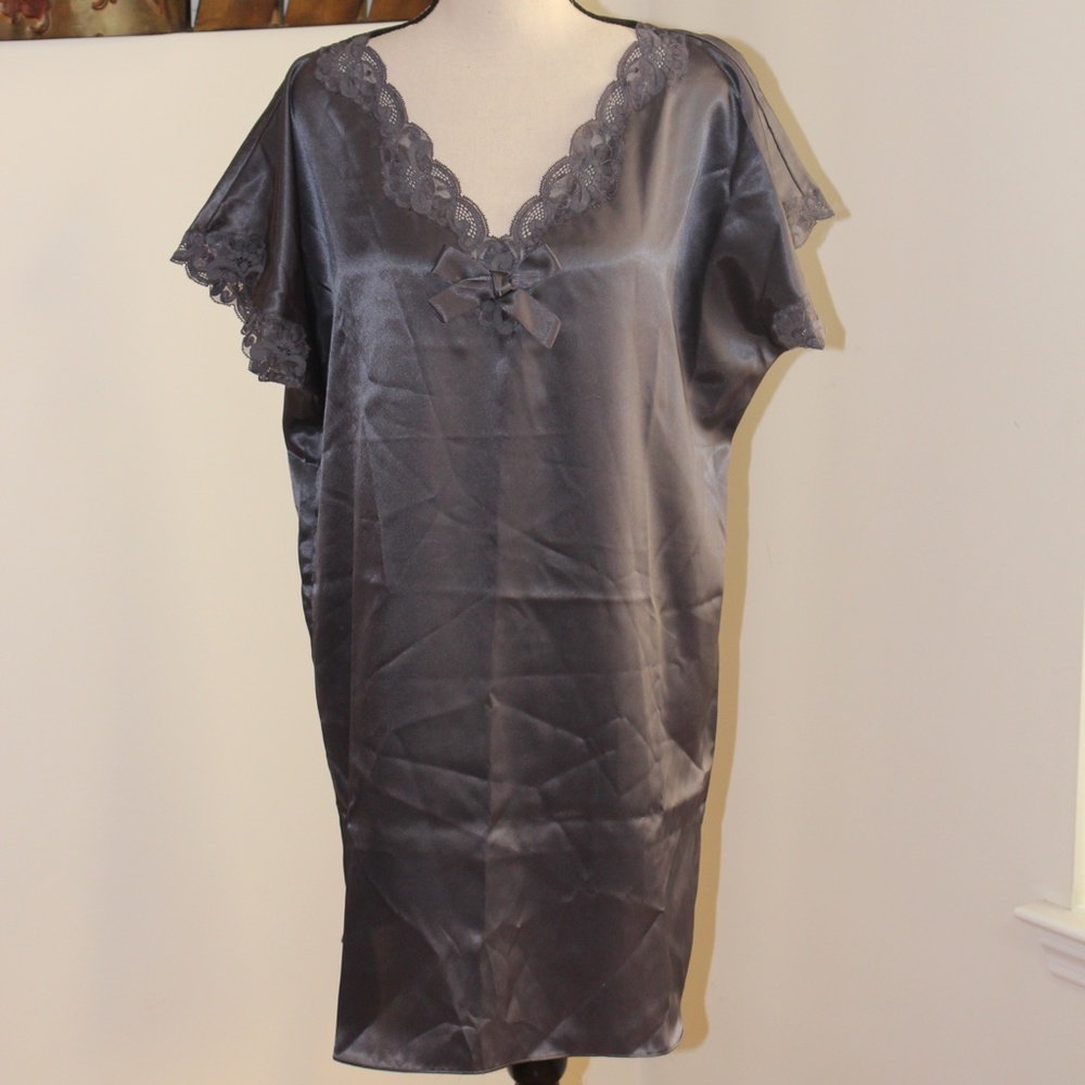 Vintage Victoria's Secret Gold Label , Satin Nighty gray bow ......